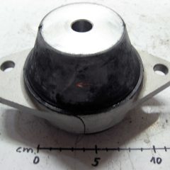 Motortartó gumirugó