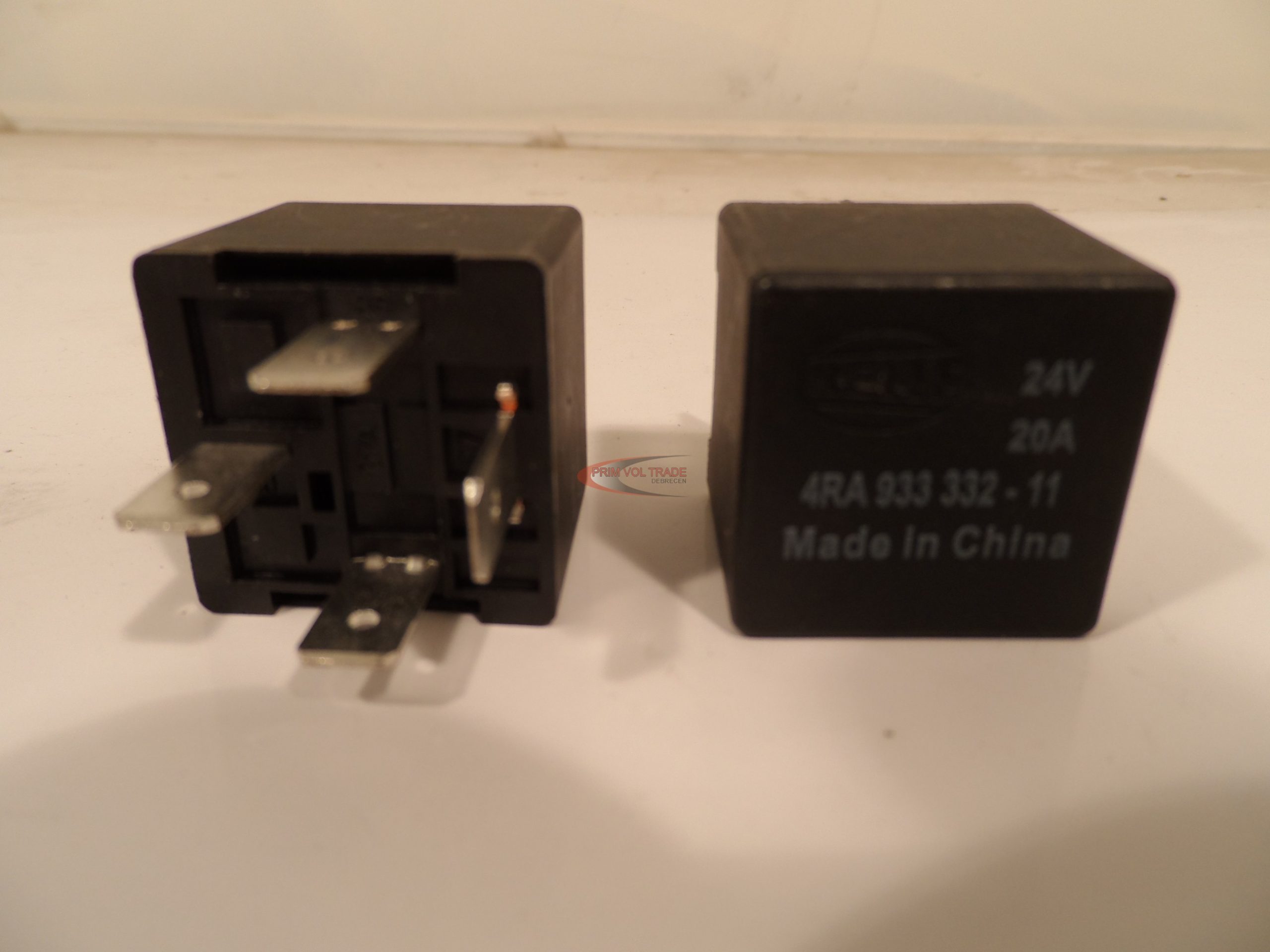 148033_0.jpg Relé 4lábas fül nélkül 24V20A