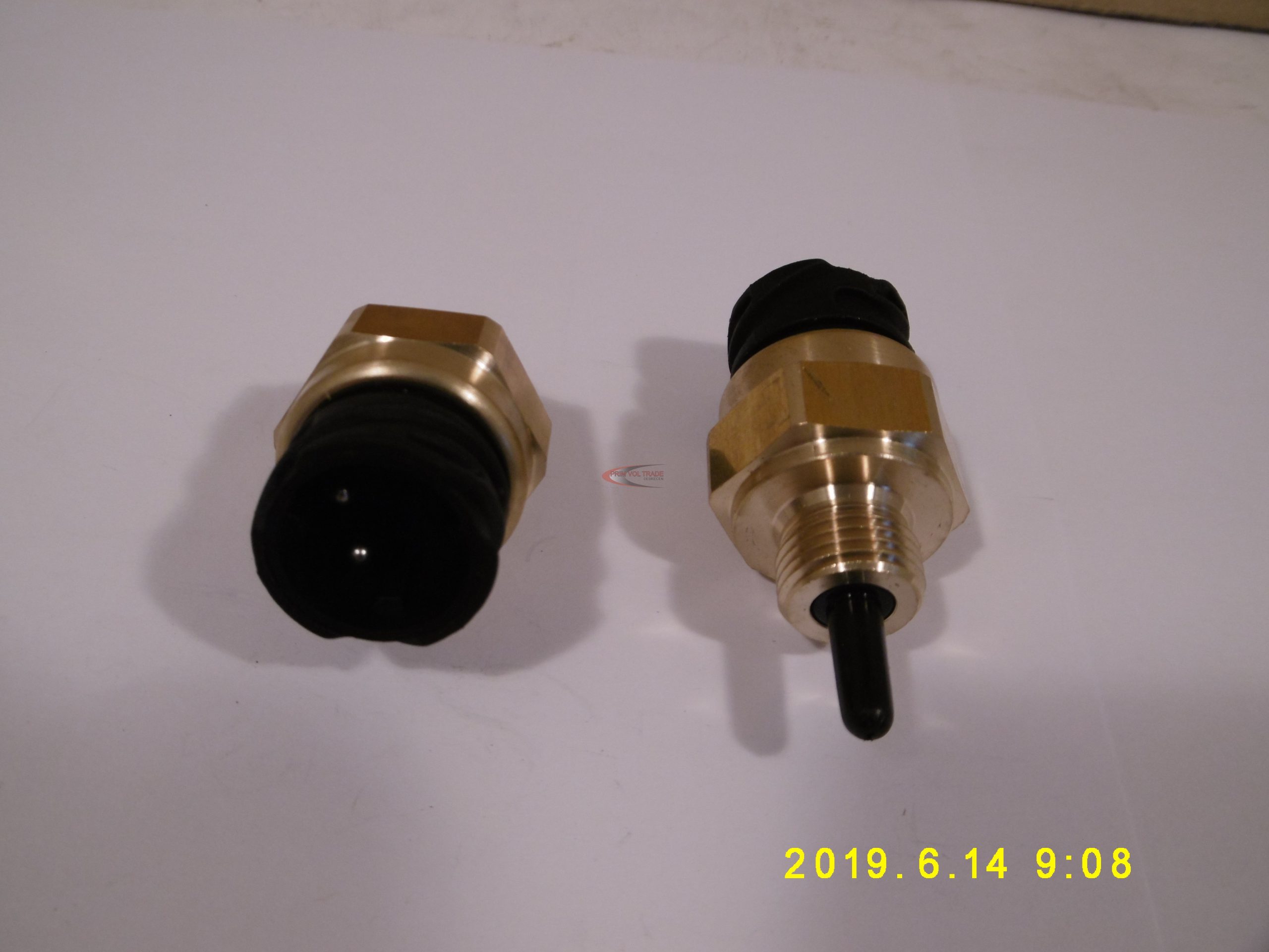 285151_0.jpg Féklámpa kapcsoló F2000