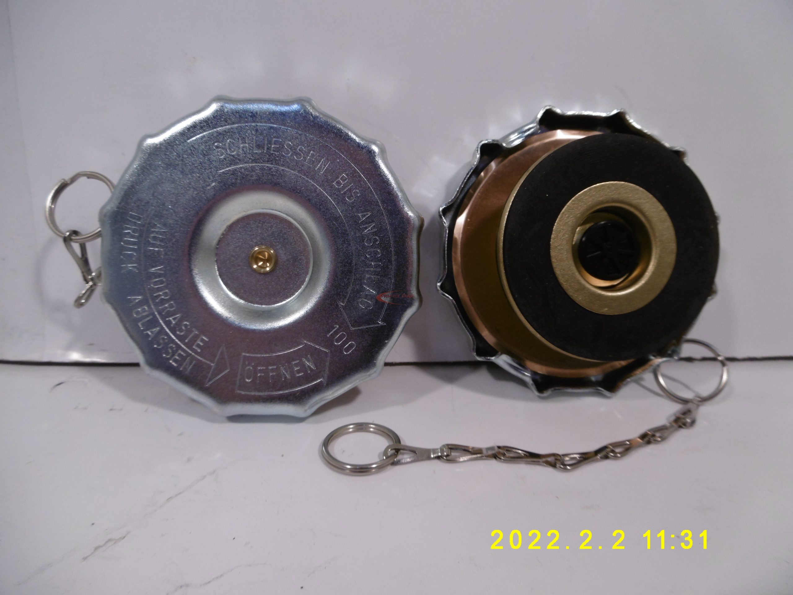 320541_0.jpg Kiegyenlítő-tartály sapka (1bar) VHAG300