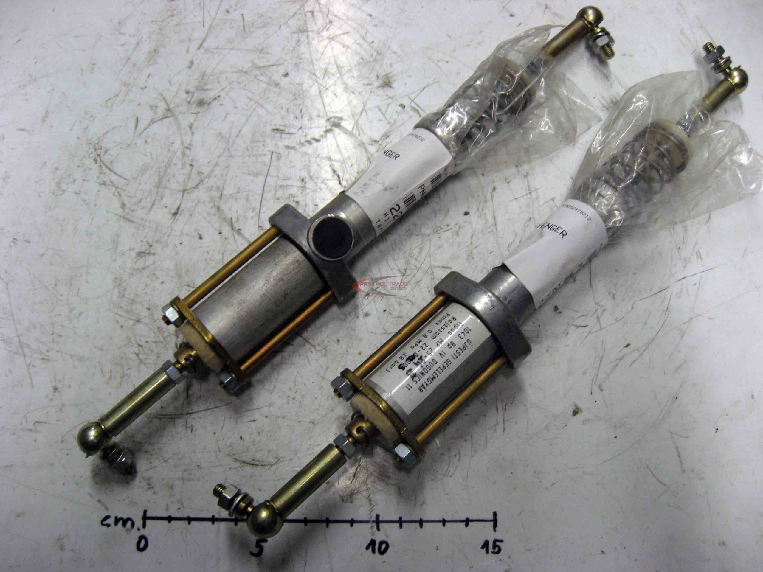 33380_0.jpg Pneumatikus munkahenger