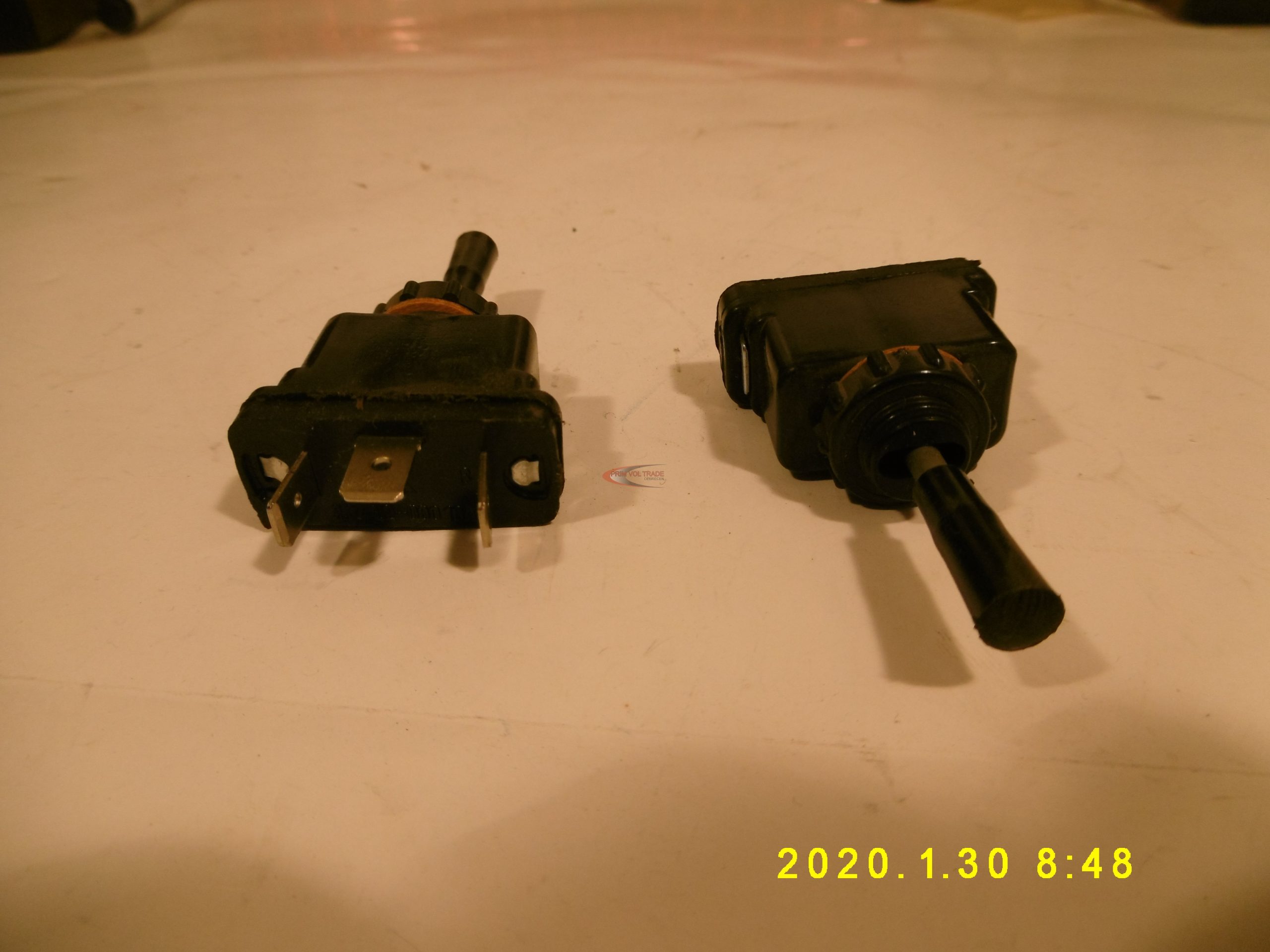 5164_0.jpg Billenőkapcsoló 3 állású, 3 lábas
